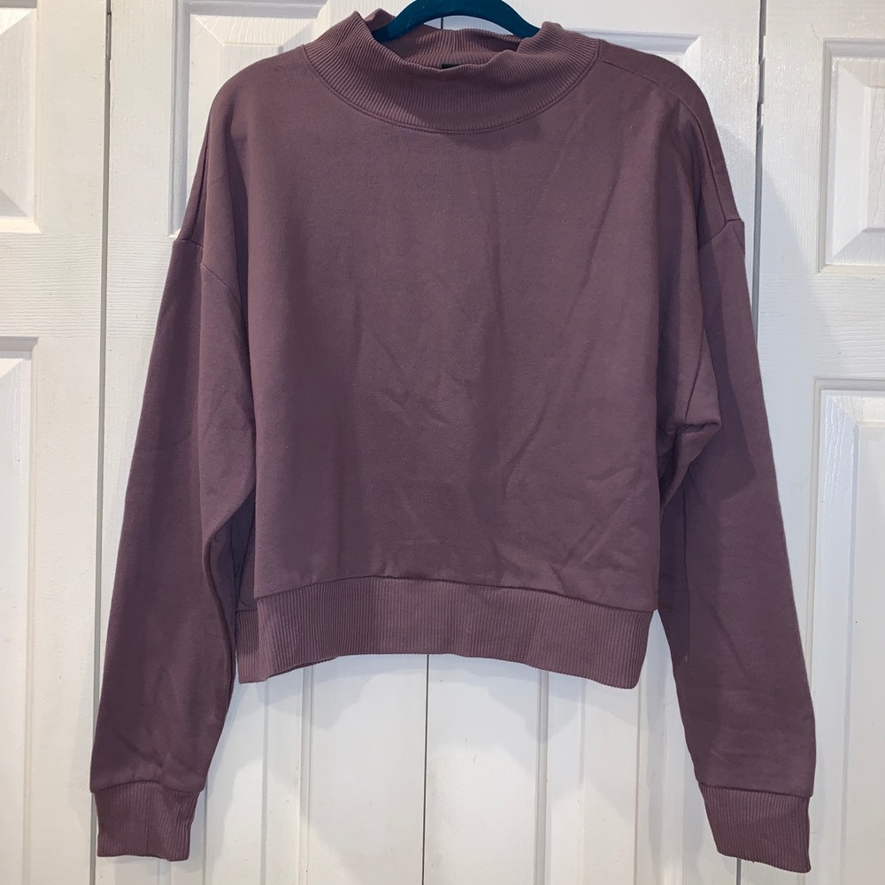 NWT Wild Fable turtle neck sweatshirt!